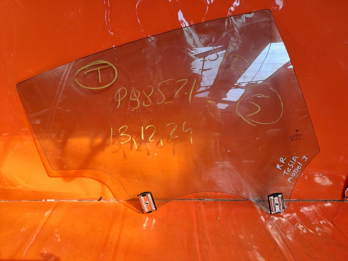 ✅2018-2025 TESLA MODEL 3 REAR RIGHT DOOR WINDOW GLASS 43R-011570 + WARRANTY A241 - Image 1