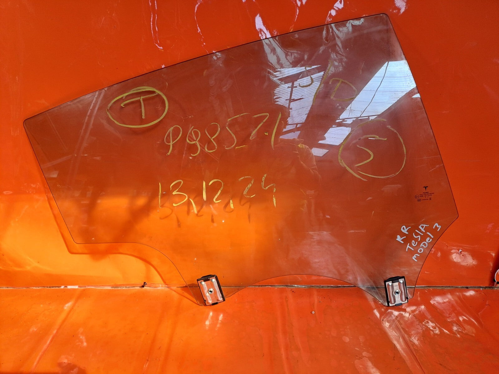 ✅2018-2025 TESLA MODEL 3 REAR RIGHT DOOR WINDOW GLASS 43R-011570 + WARRANTY A241 - Image 1