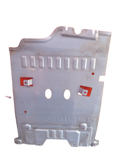 Land Rover Defender L663 3.0 Diesel 2025 Engine Undertray Splash Guard Warranty - Image 1