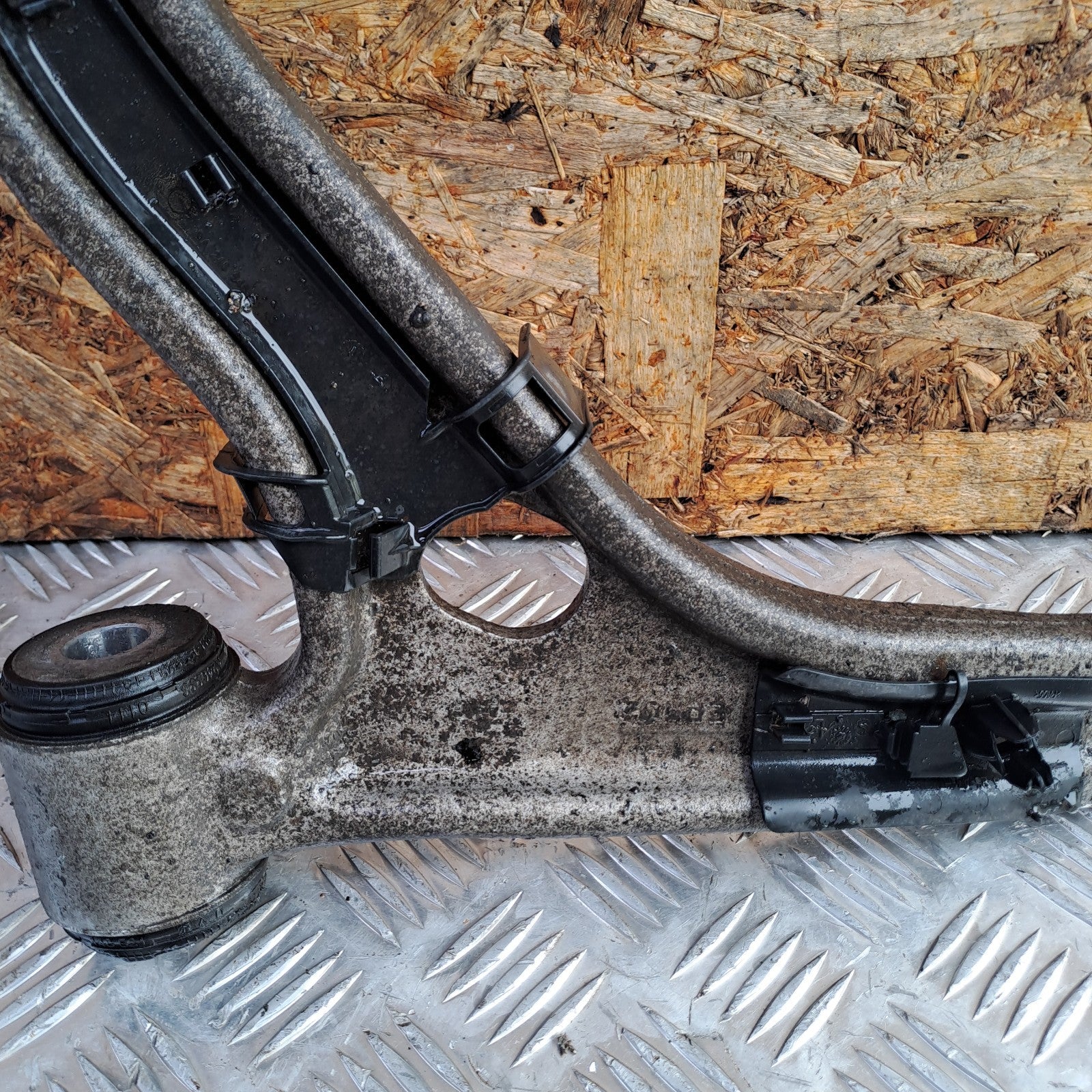 ✅2012 MERCEDES B CLASS W246 FRONT LEFT LOWER SUSPENSION ARM A2465462543 A299 - Image 4