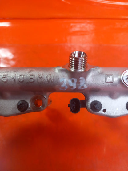 2025 BMW X5 G05 3.0 Petrol Fuel Rail Injectors 8665631 Warranty A398 - Image 4