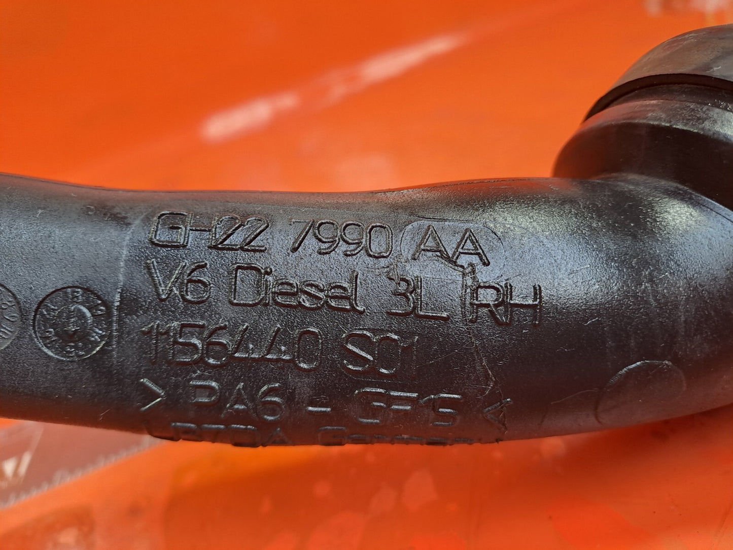 Land Rover Discovery 4 3.0 Diesel 2015 AIR INTAKE HOSE PIPE GH22-7990AA Warranty - Image 6