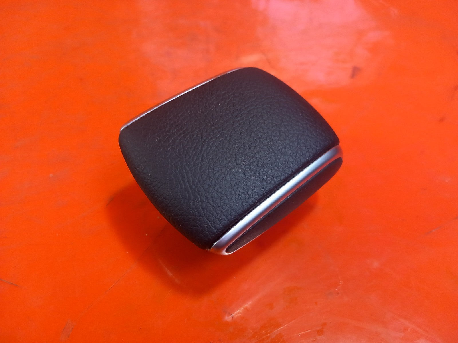 Mercedes Gle 450D AMG 3.0 Diesel 2025 Gear Shifting Knob Top Cover A1676801405 - Image 5