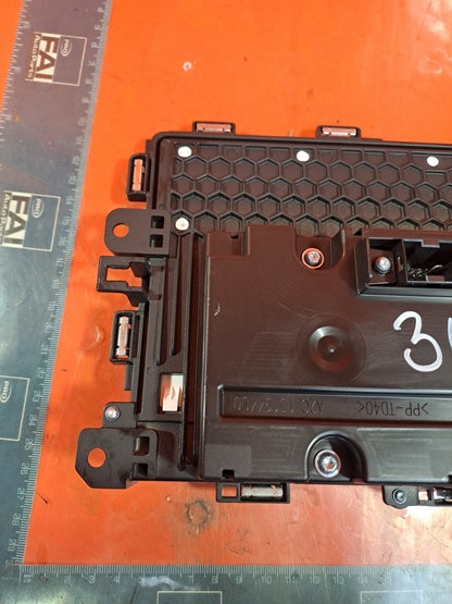ebay-src:https://i.ebayimg.com/00/s/mtywmfgxmjaw/z/jdiaaeswvvvpgeh6/$_57.jpg