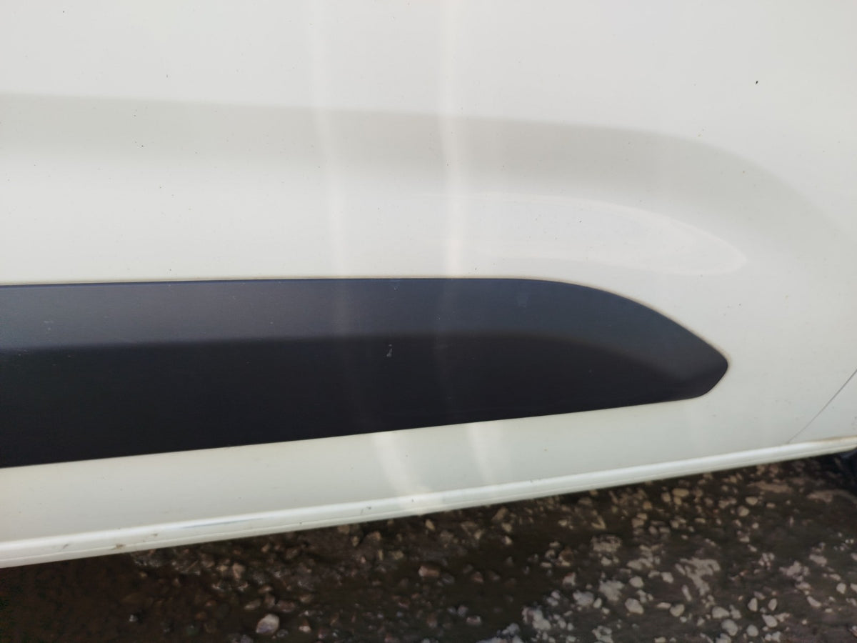 Vauxhall Combo MK4 1.5 Diesel 2020 Front Right Door Moulding Trim Black A414 - Image 3