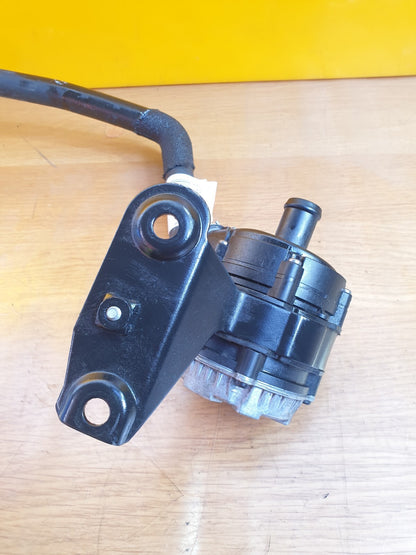 ✅Audi A3 8Y S Line 2021 1.4 Petrol Hybrid Auxiliary Water Pump 04L965567 A149 - Image 7