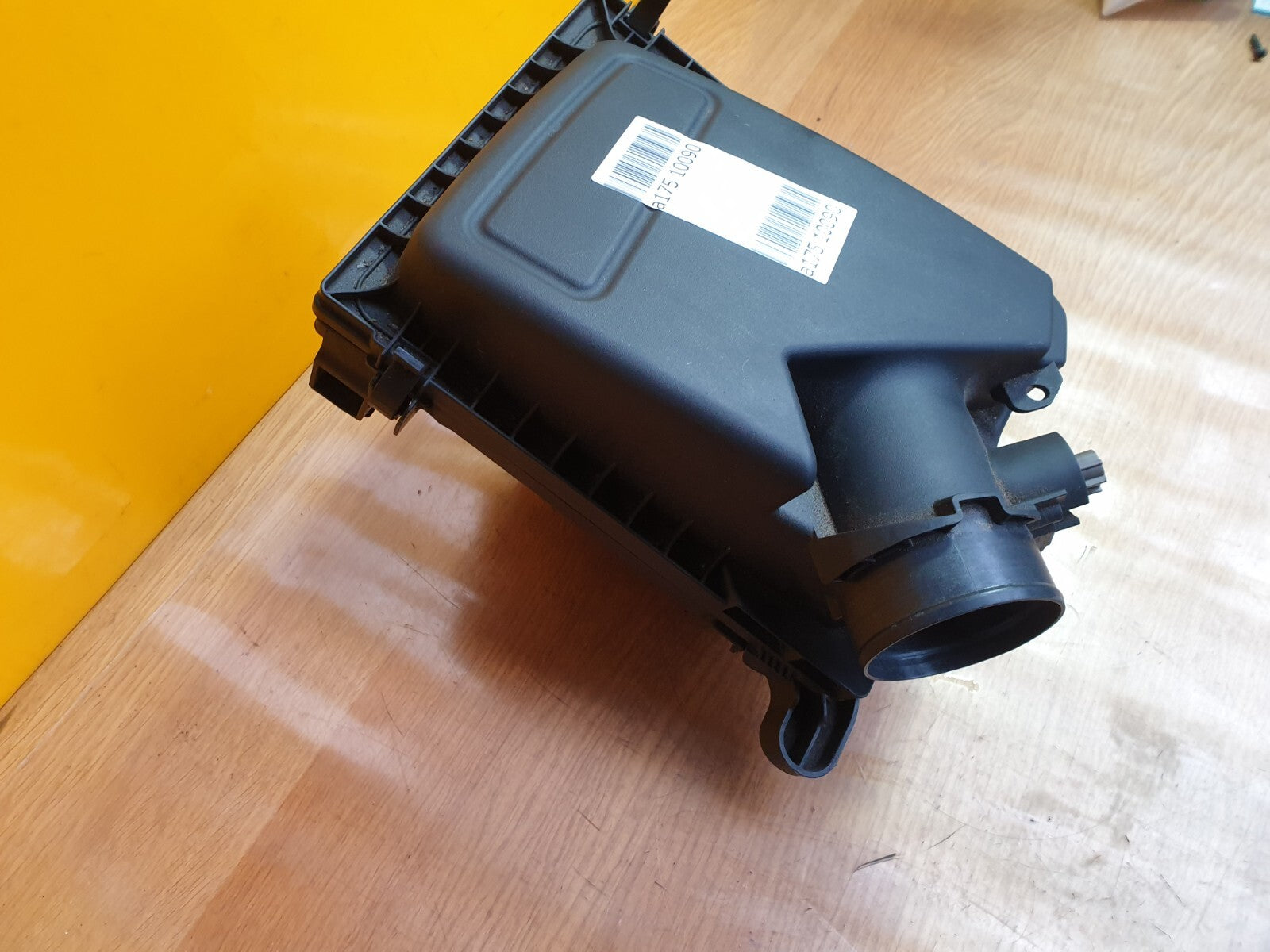 ebay-src:https://i.ebayimg.com/00/s/mtiwmfgxnjaw/z/2moaaoswqnfmn1i8/$_57.jpg