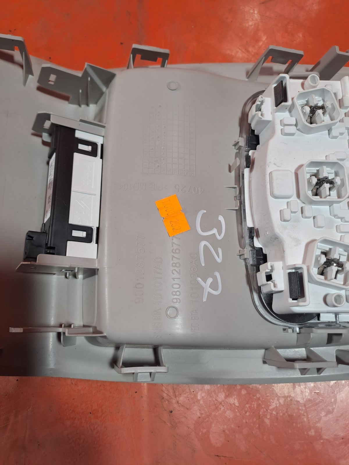 ✅CITROEN C4 CACTUS 1.6 DIESEL 2015 FRONT ROOF INTERIOR LIGHT 9801287577 Warranty - Image 9