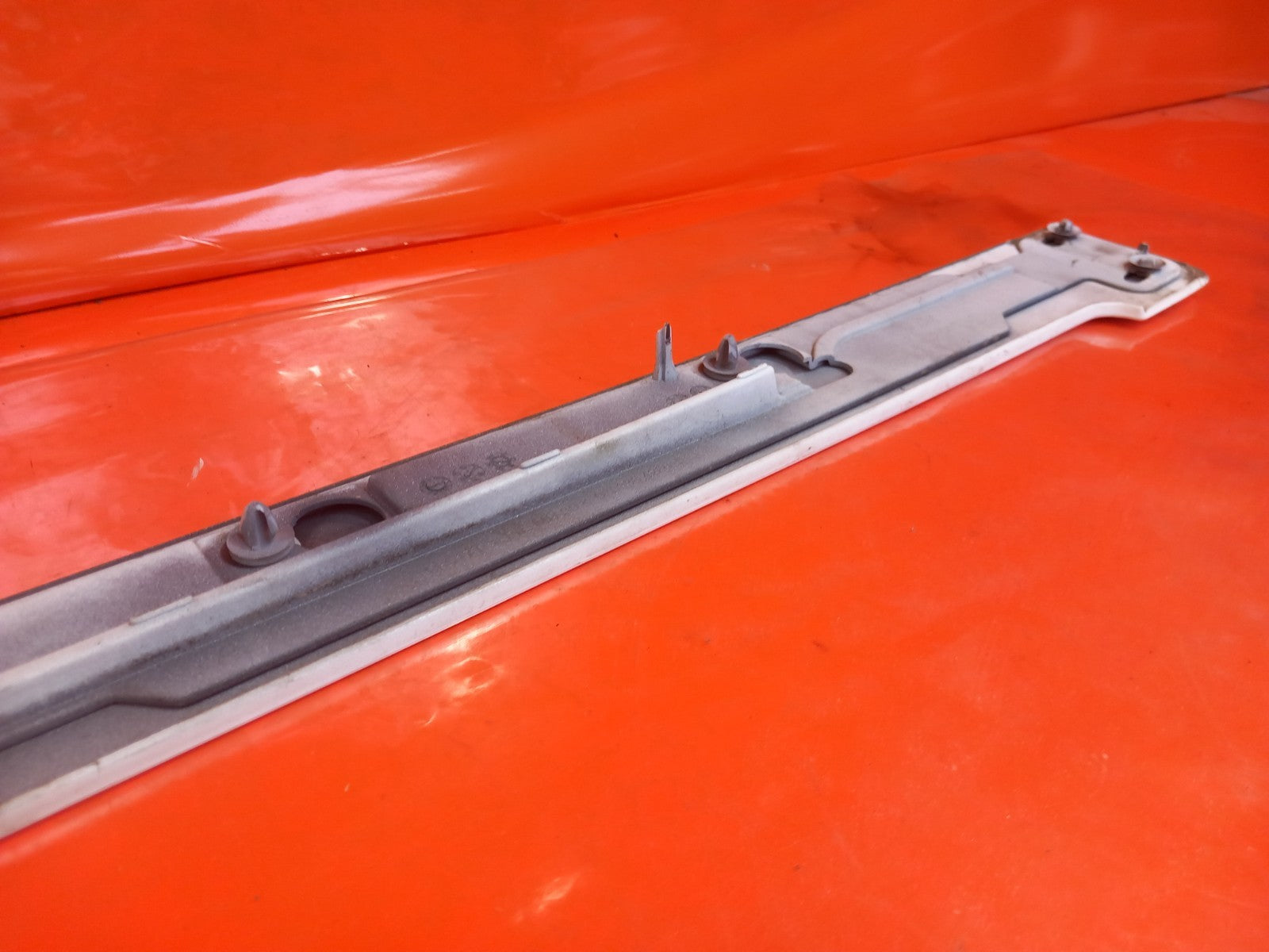 ✅2020 Vauxhall Vivaro 2900 Right Sliding Door Rail Cover White 9808384280 A380 - Image 12