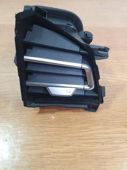 ✅Audi Q4 E-Tron S Line 2023 DASHBOARD AIR VENT RIGHT SIDE 89C820902 Warranty - Image 1