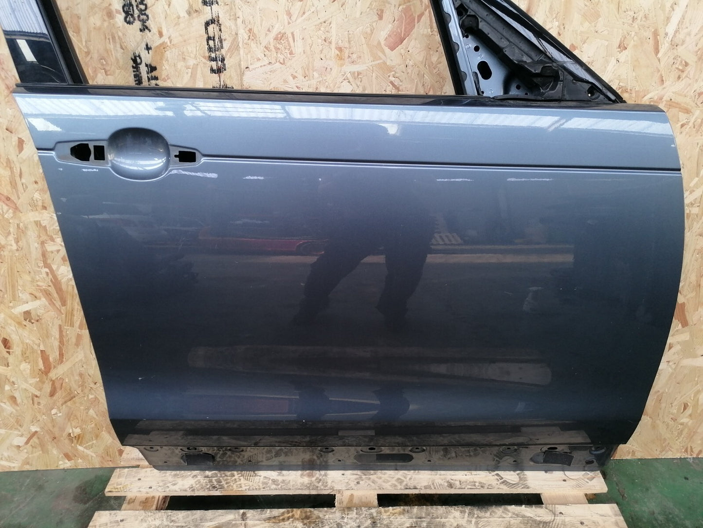 LAND ROVER DISCOVERY 5 L462 2018 FRONT RIGHT DOOR DRIVER SIDE A046 - Image 2