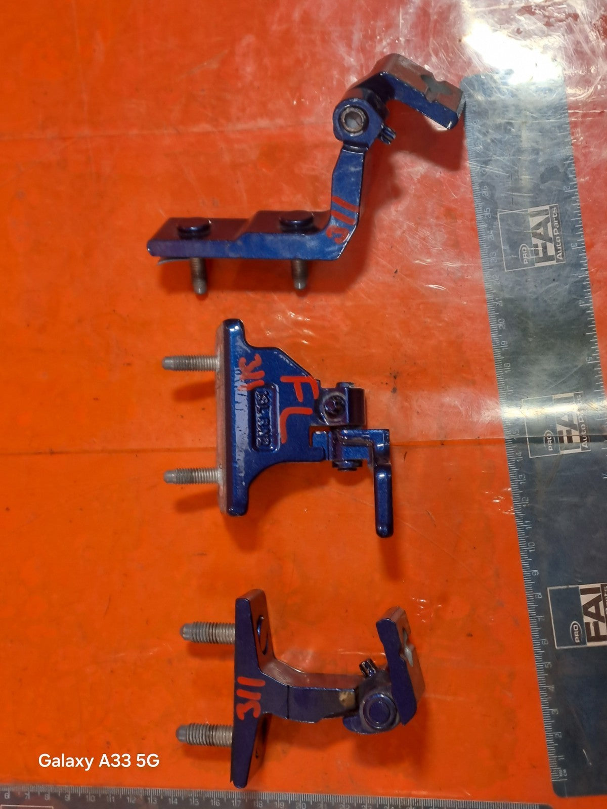 ✅2025 MERCEDES A CLASS W177 FRONT LEFT DOOR HINGE + WARRANTY A311 - Image 1