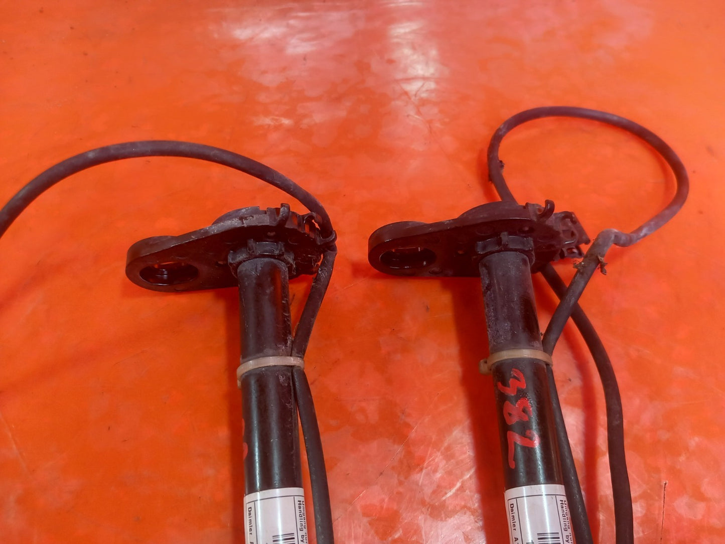 Mercedes W177 A180 Sport 1.5 Diesel 2019 Pair Left Right Bonnet Actuators A382 - Image 6