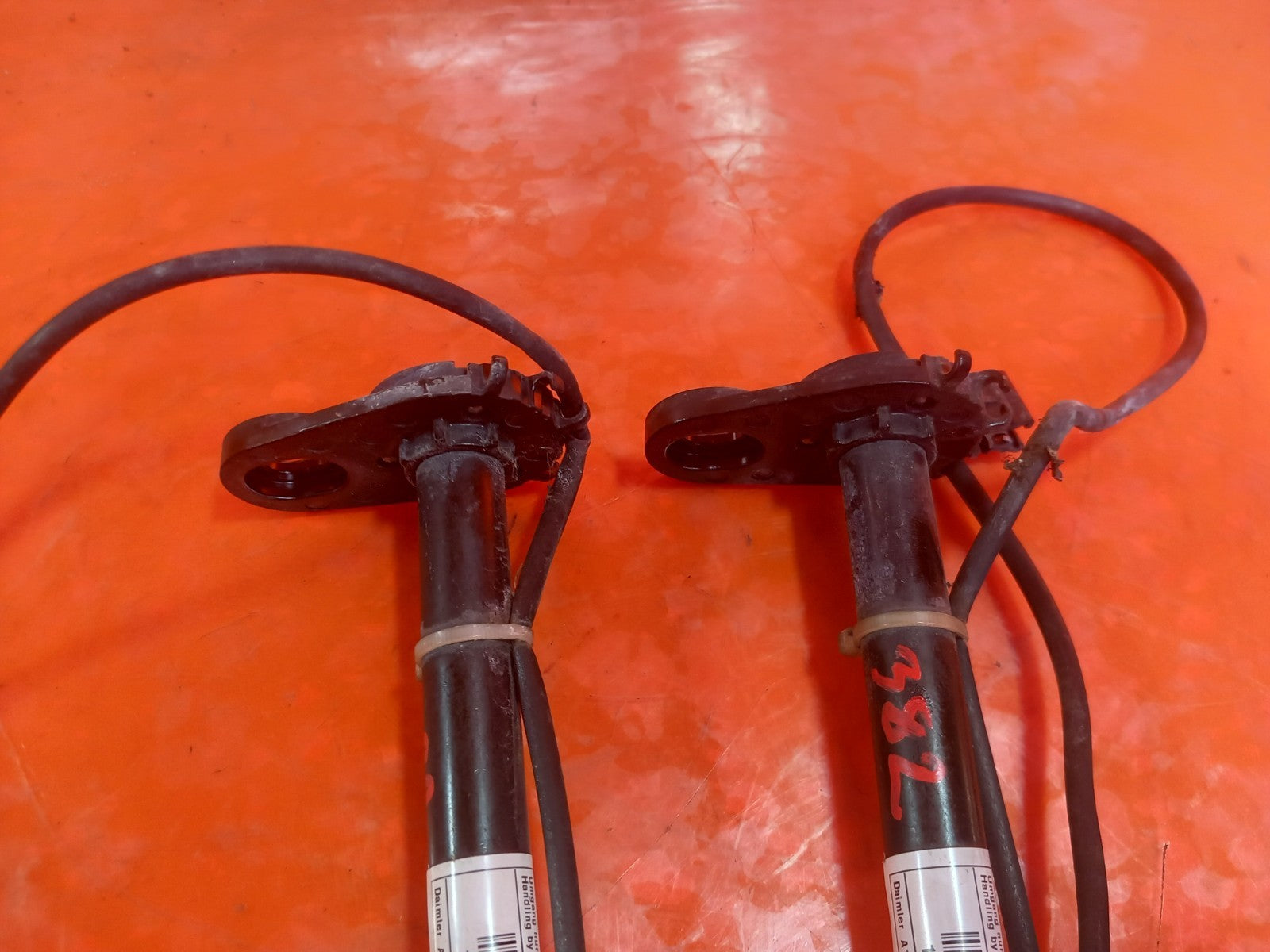 Mercedes W177 A180 Sport 1.5 Diesel 2019 Pair Left Right Bonnet Actuators A382 - Image 6