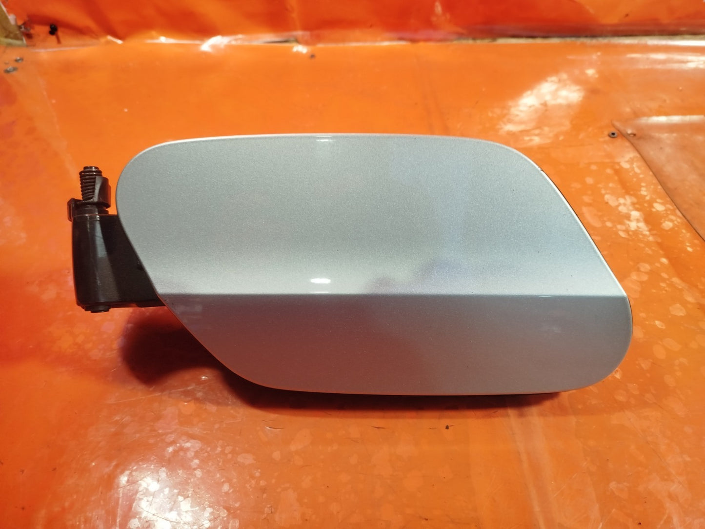 ✅VW GOLF R-LINE MK8 2.0 DIESEL 2020 FUEL FLAP COVER SILVER 5H0809857 Warranty - Image 1