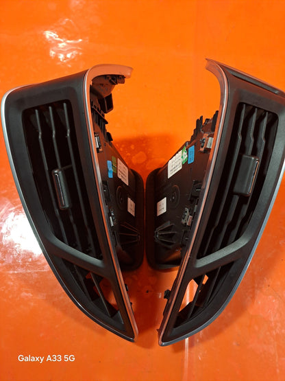 ✅2013 FORD FOCUS MK3 TITANIUM X DASHBOARD FRONT AIR VENTS PAIR BM51-A018B08-DF - Image 1