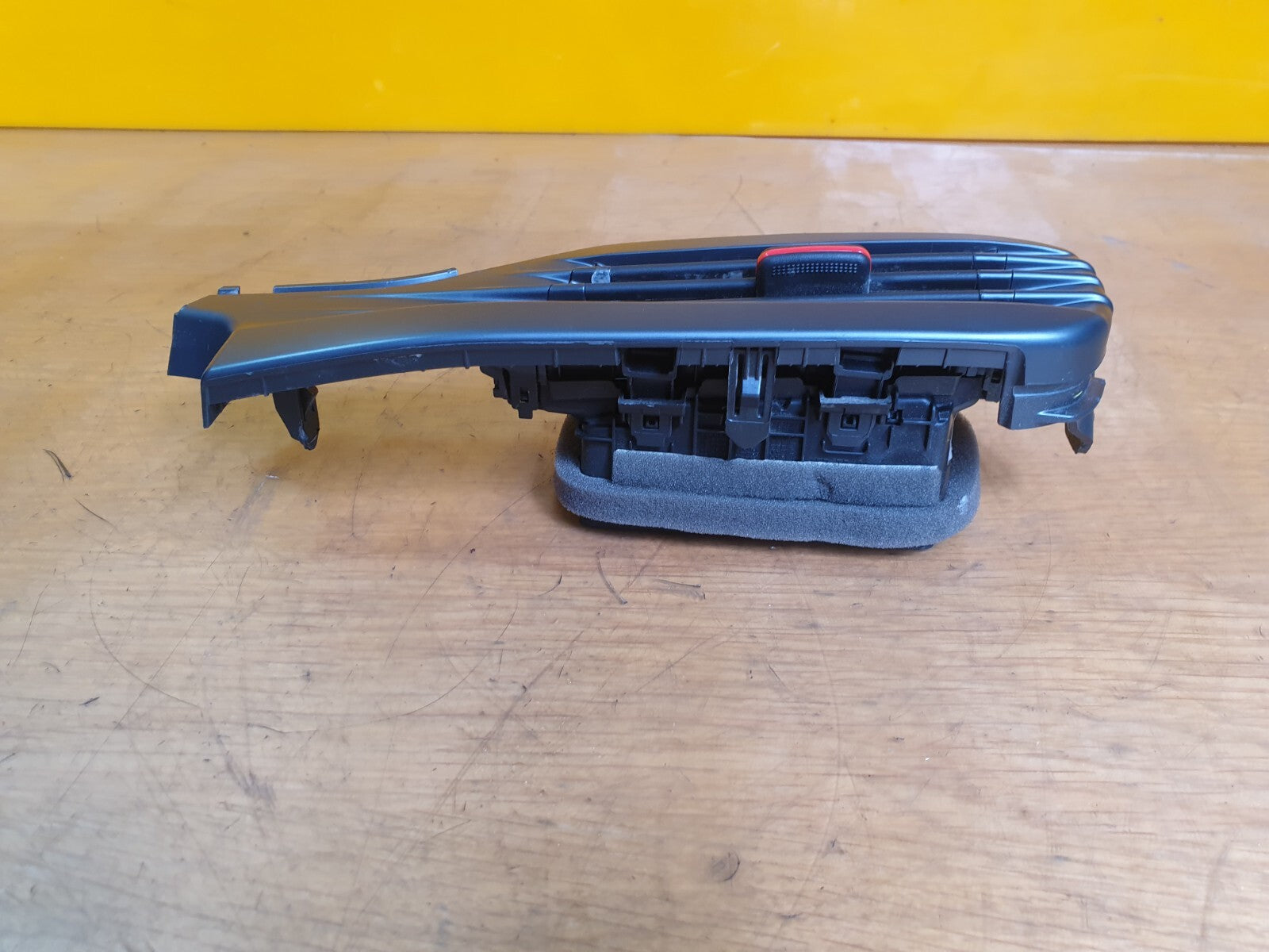 ✅2023 HYUNDAI I20 MK3 N LINE RIGHT DASHBOARD AIR VENT GRILL 84790-Q0900 A189 - Image 4