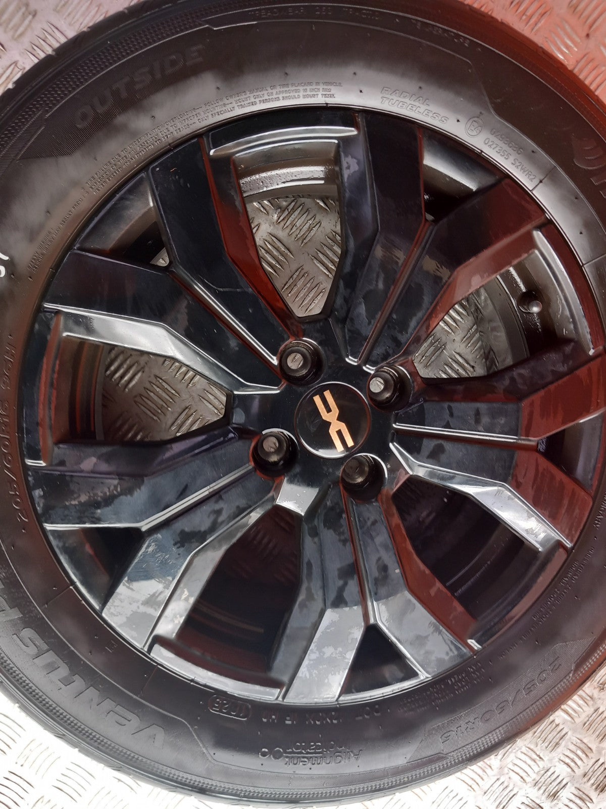 2024 Dacia Jogger Alloy Wheel with Tyre 205/60 R16 403004026R Warranty A391 - Image 2