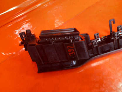 Renault Captur 1.6 Petrol 2023 Front Center Dashboard Air Vent 687618406R A392 - Image 11