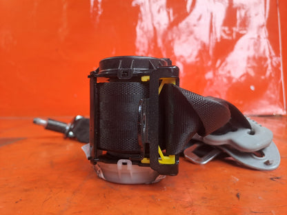 ✅Ssangyong Korando S 2013 2.0 Diesel REAR LEFT SEAT BELT Warranty A282 - Image 8