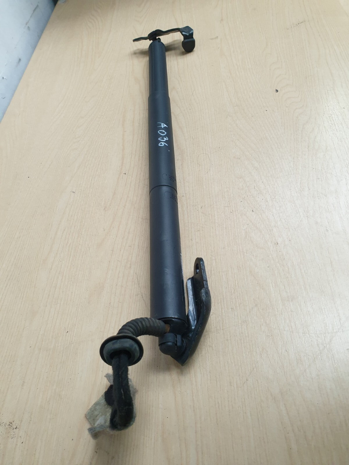 2018 BMW F46 216D 1.5 DIESEL TAILGATE STRUT SHOCK RIGHT NEARSIDE 7432771 A036 - Image 6