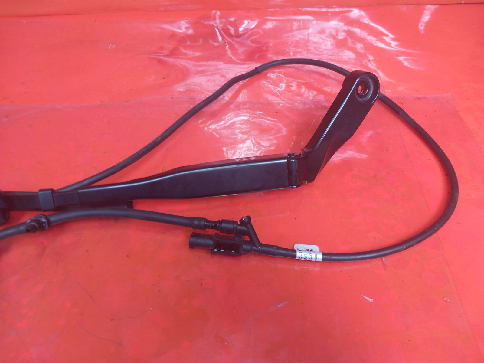 2025 Land Rover Defender L663 Windscreen Wiper Arm L8B2-17526-AB Warranty A396 - Image 3