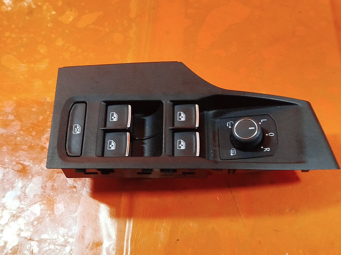ebay-src:https://i.ebayimg.com/00/s/mtiwmfgxnjaw/z/kxwaaeswtsjpch-8/$_57.jpg