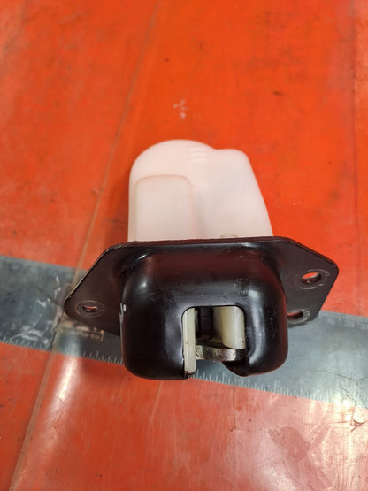 ✅NISSAN JUKE TEKNA 1.5 DIESEL 2017 TAILGATE BOOT LID LOCK CATCH MECHANISM A322 - Image 4