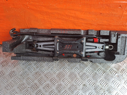 2015 Ford Tourneo Custom Jack Kit BK21-17A012-AC Warranty A371 - Image 4