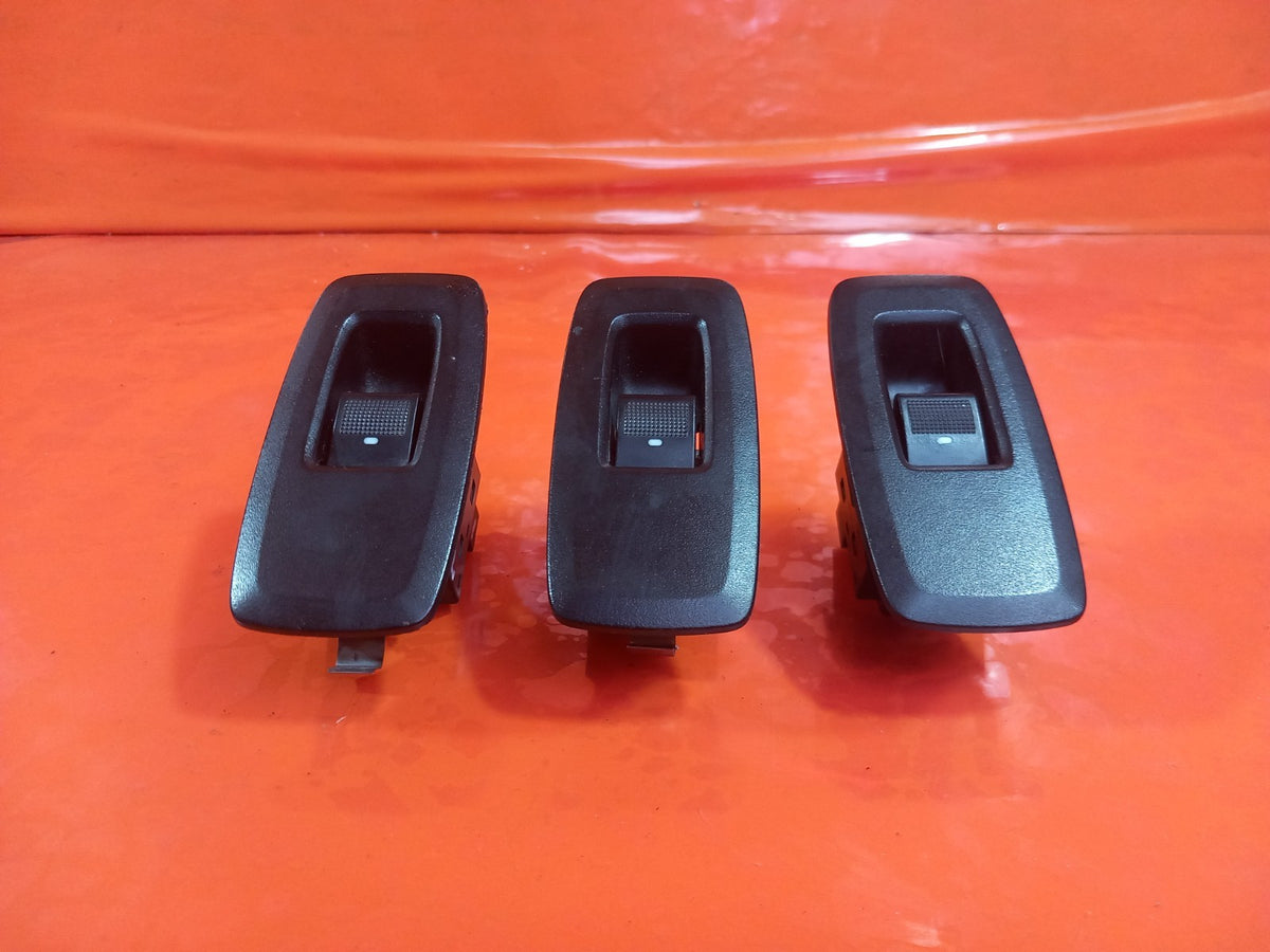 ebay-src:https://i.ebayimg.com/00/s/mtiwmfgxnjaw/z/huaaaeswi0pqnw3v/$_57.jpg
