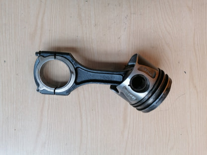 2015 MERCEDES A200 W176 AMG 2.1 DIESEL COMPLETE PISTON WITH CON ROD 65100 A047 - Image 2