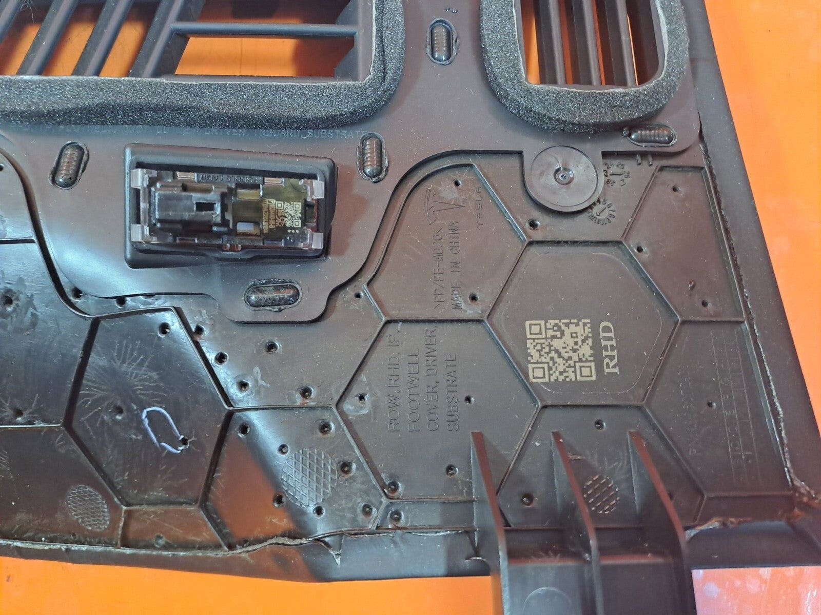 2024 TESLA MODEL 3 LONG DRIVER SIDE FOOTWELL COVER 1773406-00-C + WARRANTY A207 - Image 10