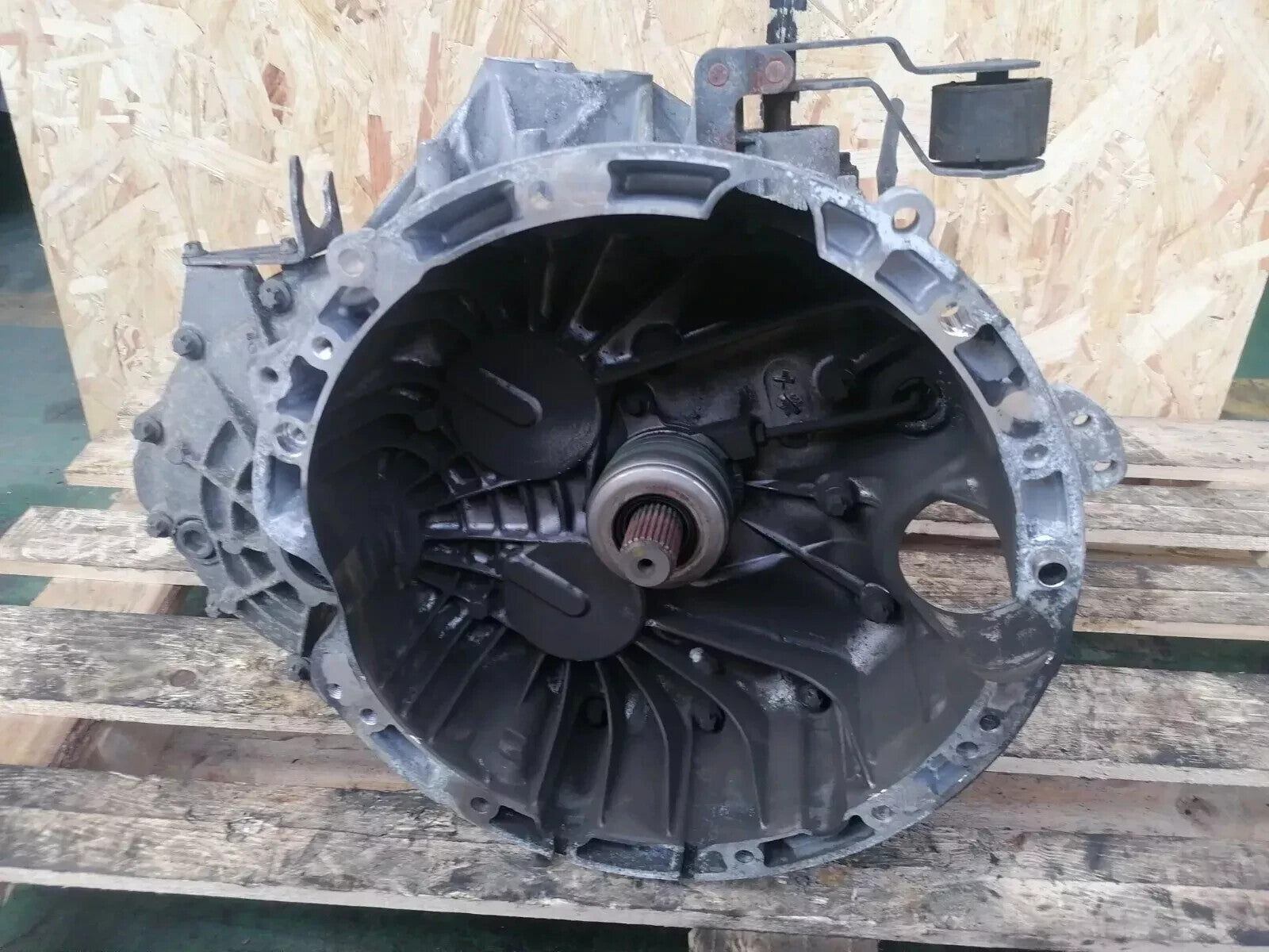 MERCEDES A200 W176 2.1 DIESEL 2015 6 SPEED MANUAL GEARBOX A1762610101 A047 - Image 1