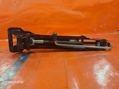 ✅2012 AUDI Q5 8R S LINE SPARE WHEEL LIFTING JACK TOOL 8R0011031C + WARRANTY A276 - Image 8