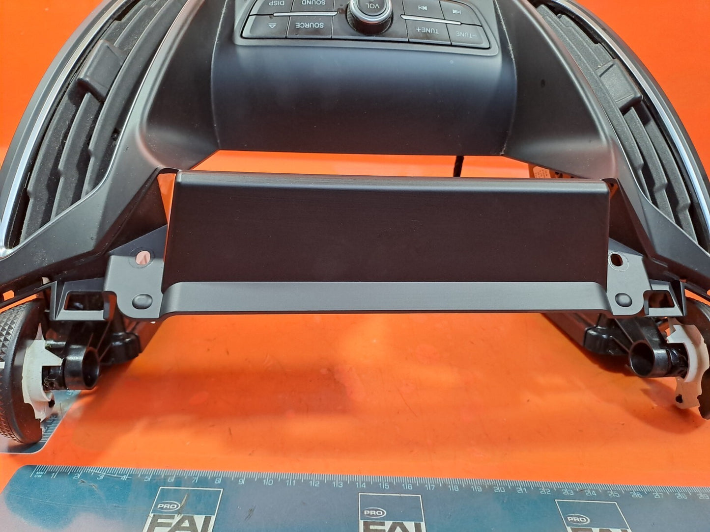 ✅FORD C-MAX ZETEC 1.0 PETROL 2018 RADIO FRAME SURROUND PANEL F1CB-R014L21-AFW - Image 10