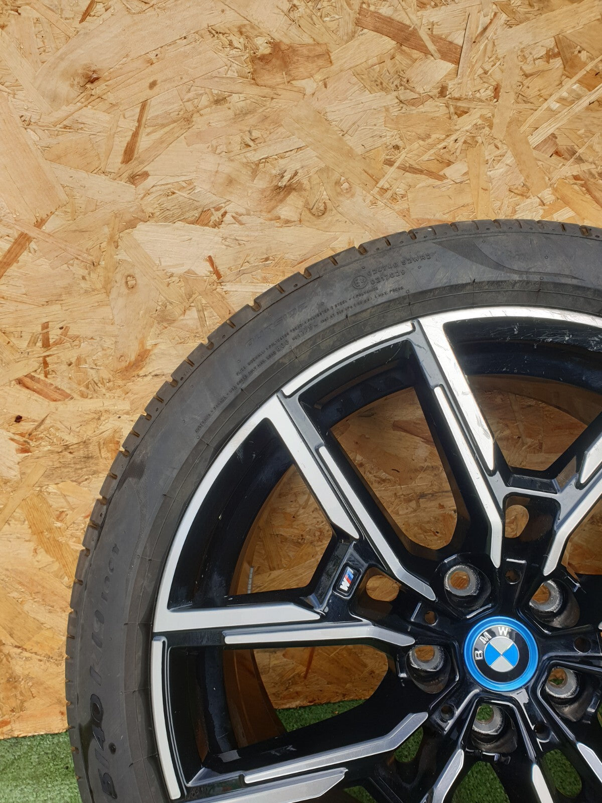 BMW I4 E drive 40 M Sport 2023 0L Petrol ALLOY WHEEL & TYRE 255/40 R19 8747305 - Image 6