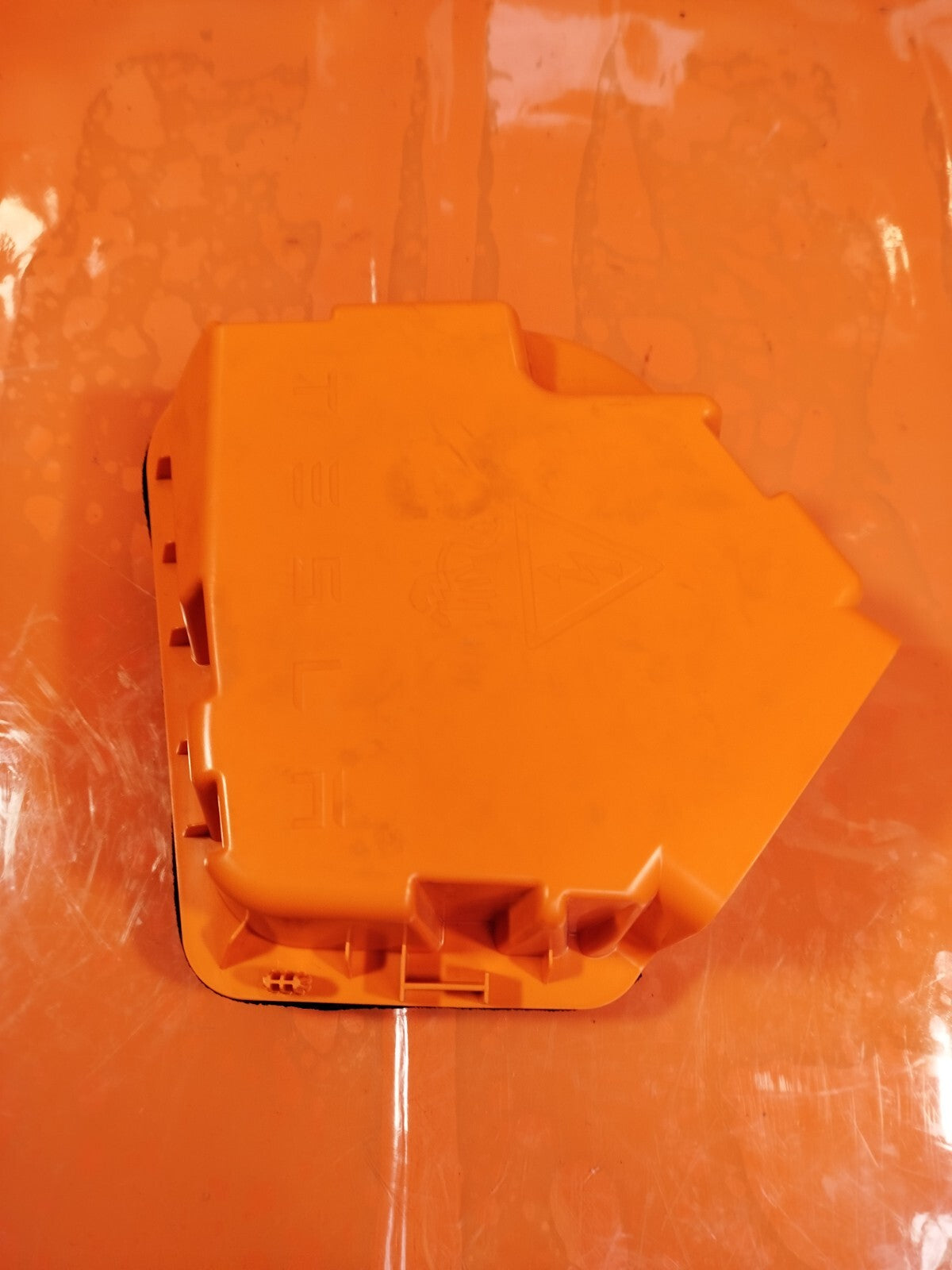 ✅2020 TESLA MODEL 3 CHARGE PORT COVER TRIM 1479255-00-B + WARRANTY A262 - Image 2