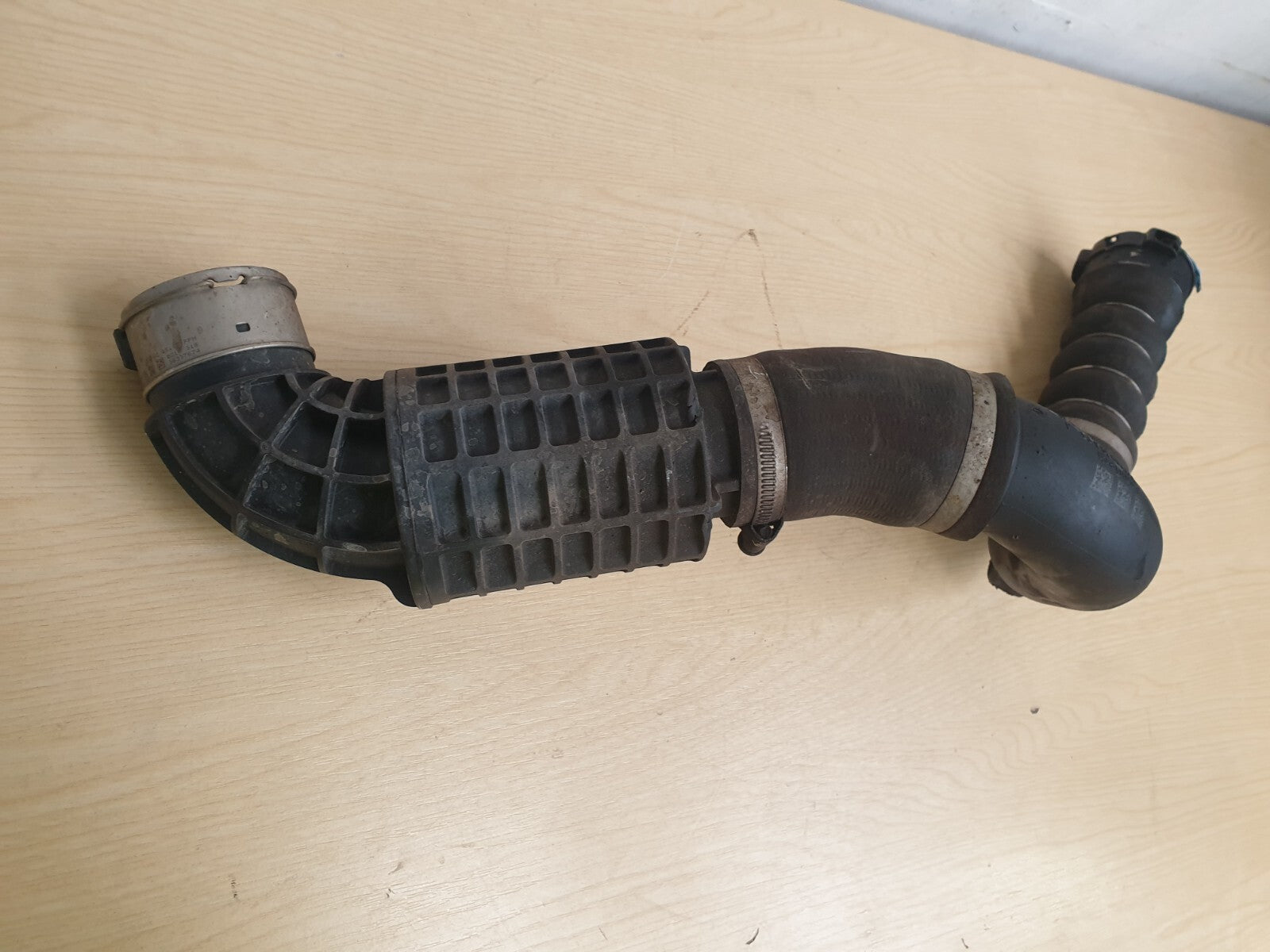 BMW F46 216D 1.5 DIESEL 2018 INTERCOOLER HOSE PIPE MGW00383CT - Image 11