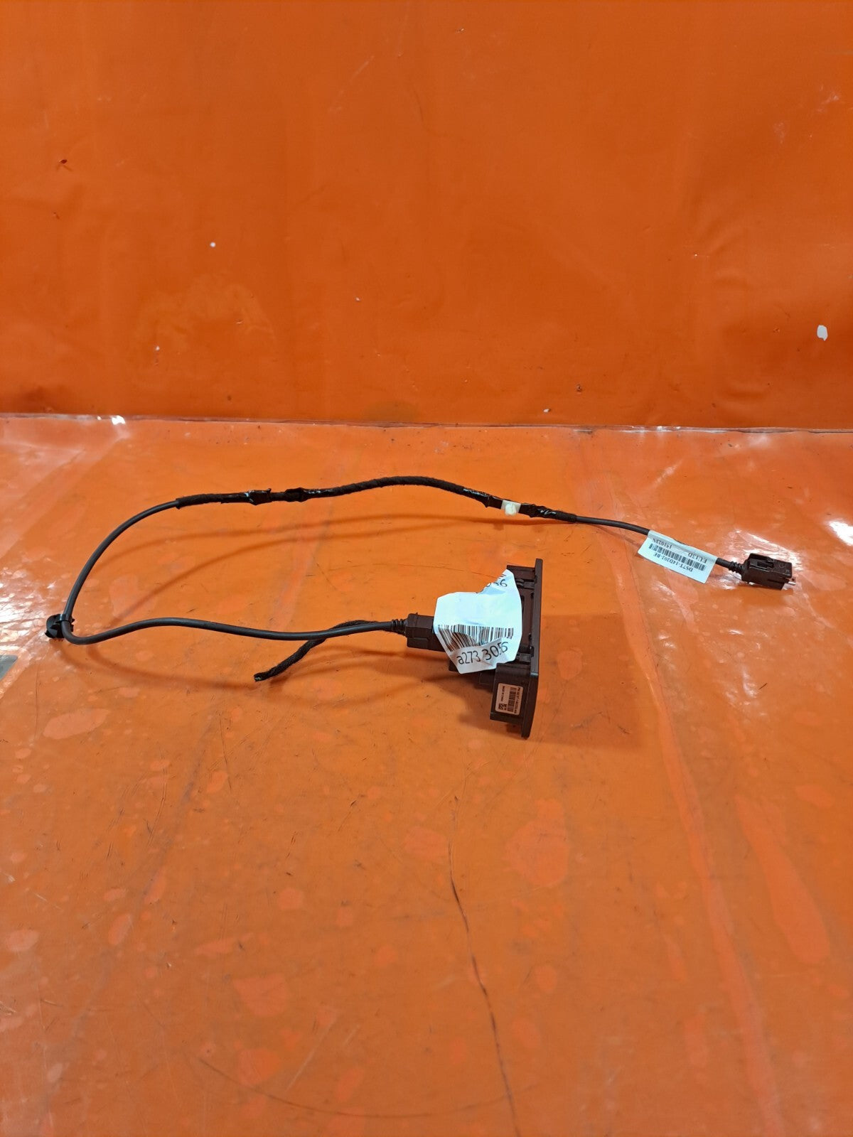 ✅2016 FORD MONDEO MK5 2.0D USB HUB WITH SD CARD GC3T-14F014-AA + WARRANTY A273 - Image 1