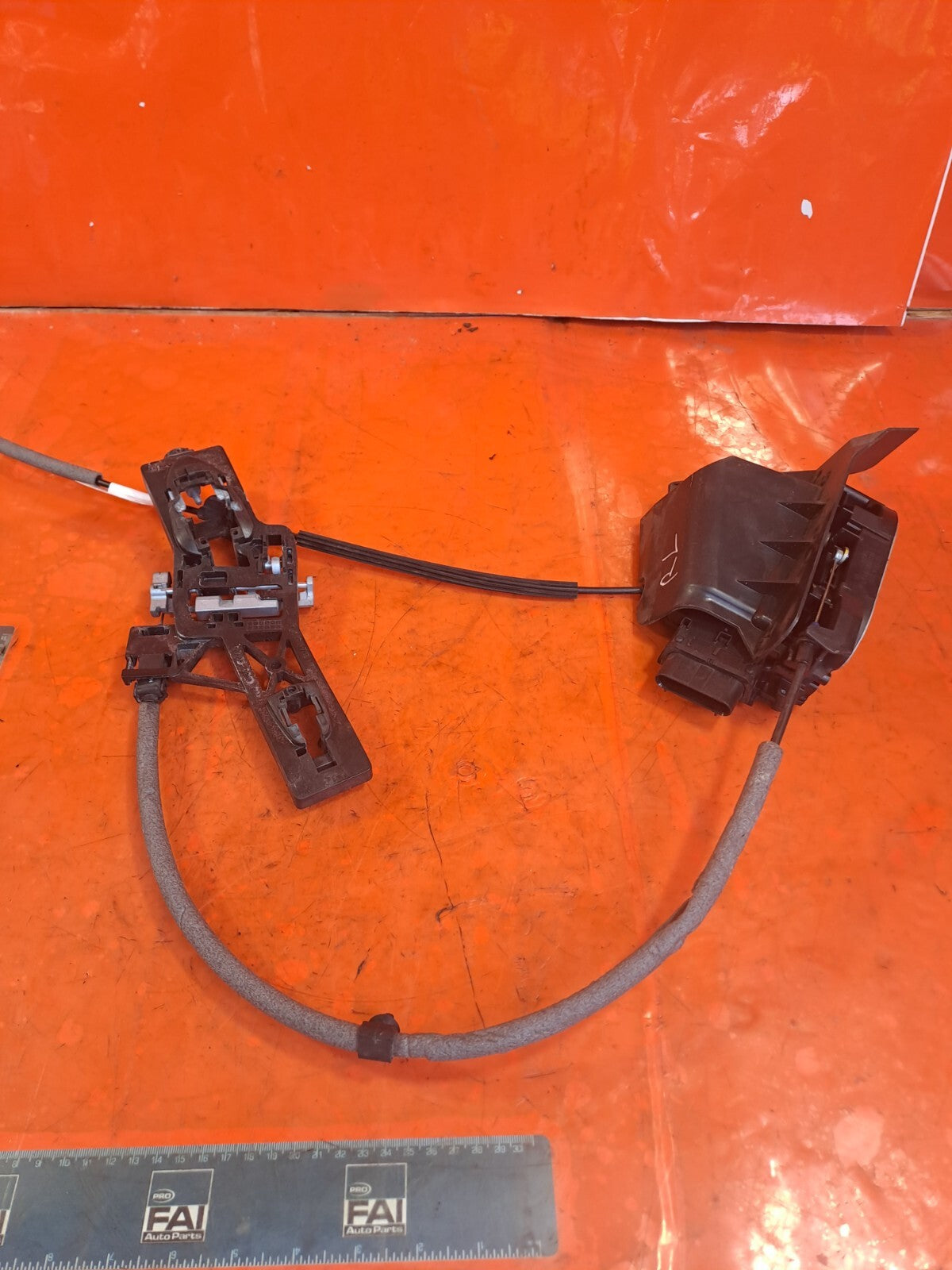 ✅FORD B-MAX TITANIUM 1.0 PETROL 2014 REAR LEFT DOOR LOCK AV1AR26413BB Warranty - Image 1