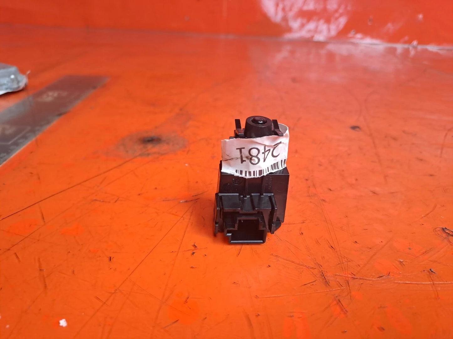 ebay-src:https://i.ebayimg.com/00/s/mtiwmfgxnjaw/z/qdwaaeswsfzqygnt/$_57.jpg