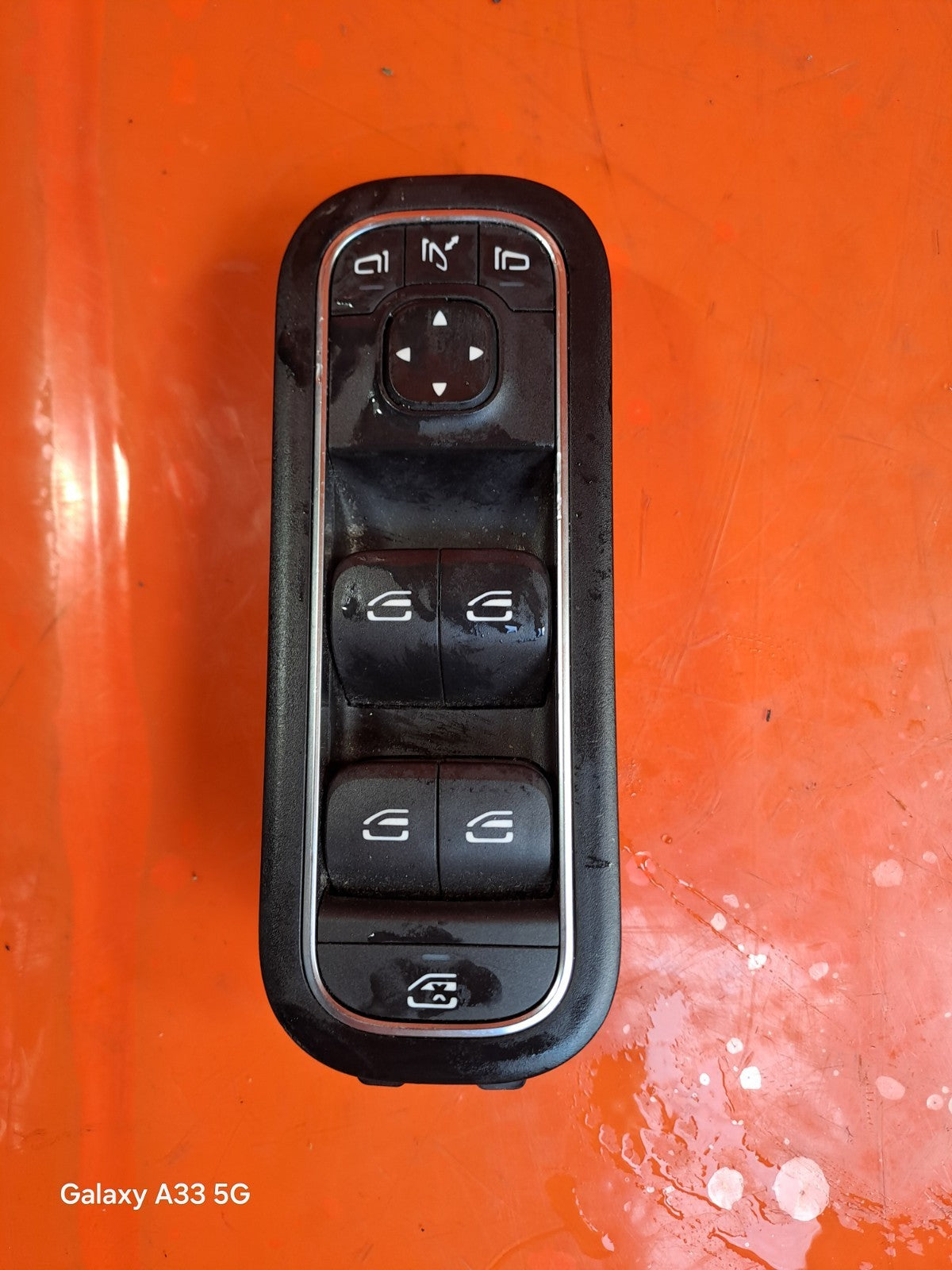 ✅Mercedes A180D W177 2018 1.5 Diesel Front Right Door Window Switch A1679050101 - Image 1