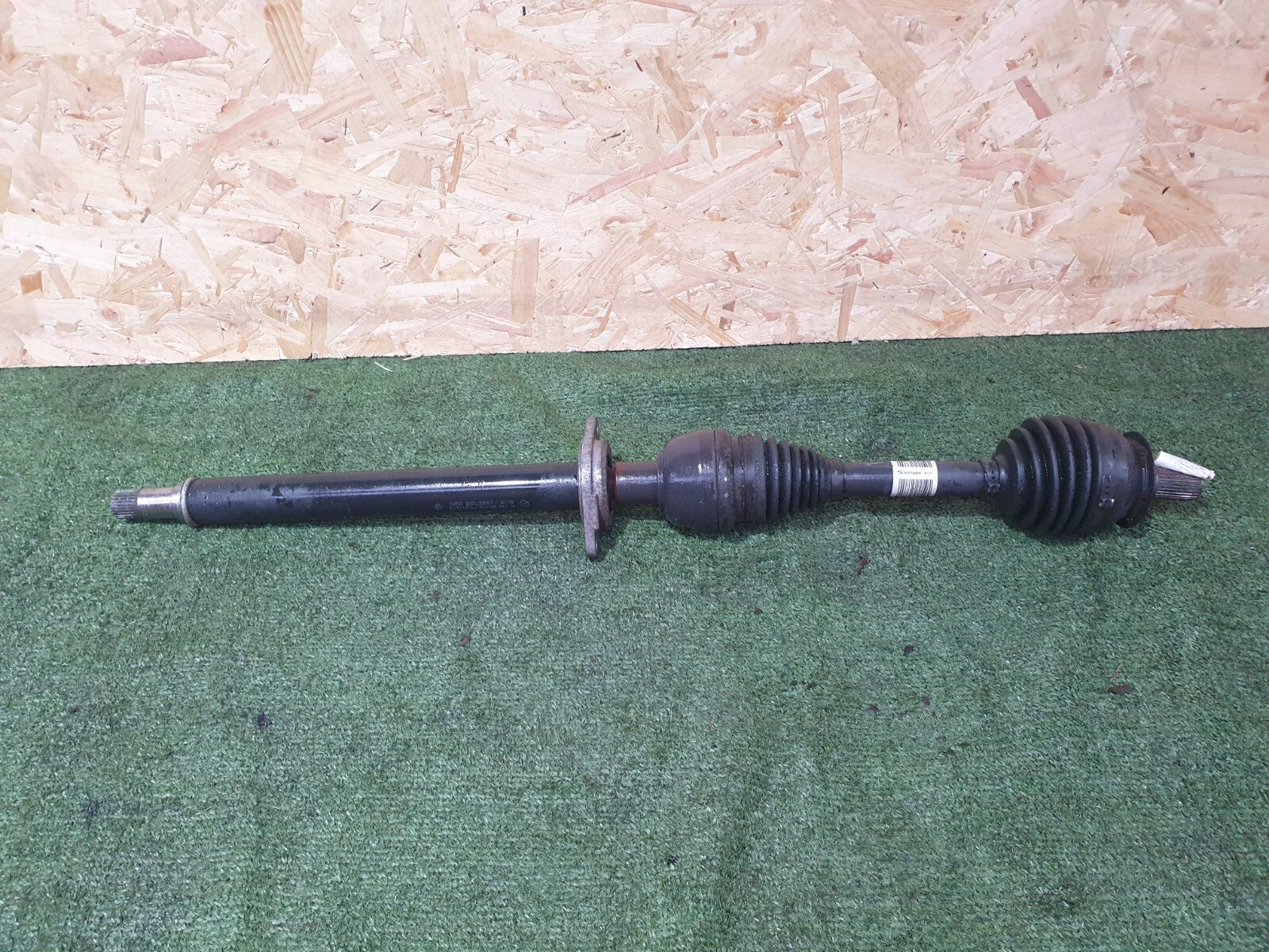 ✅2013 MERCEDES A CLASS W176 1.5D FRONT RIGHT MANUAL DRIVESHAFT A2463303000 A107 - Image 1