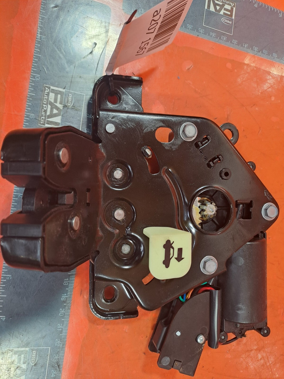 2024 TESLA MODEL 3 LONG TAILGATE LOCK LATCH 1500604-CN-B + WARRANTY A207 - Image 3