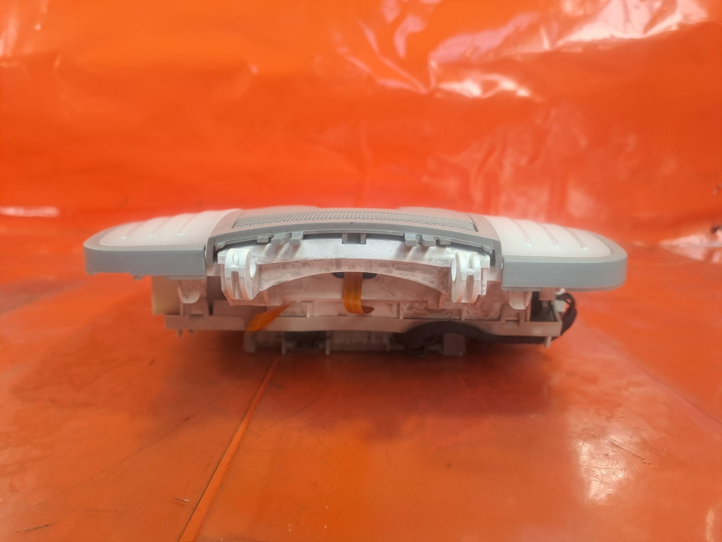 ✅2009 MERCEDES E CLASS W212 INTERIOR FRONT ROOF READING LIGHT A2129060100 A314 - Image 4