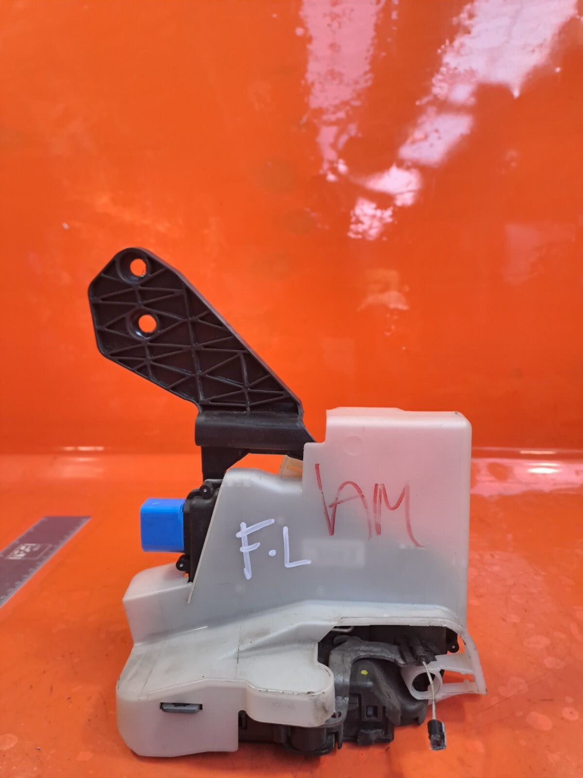 VW TRANSPORTER T6 2.0 DIESEL 2016 FRONT LEFT DOOR LOCK 7H0837867 Warranty A225 - Image 1