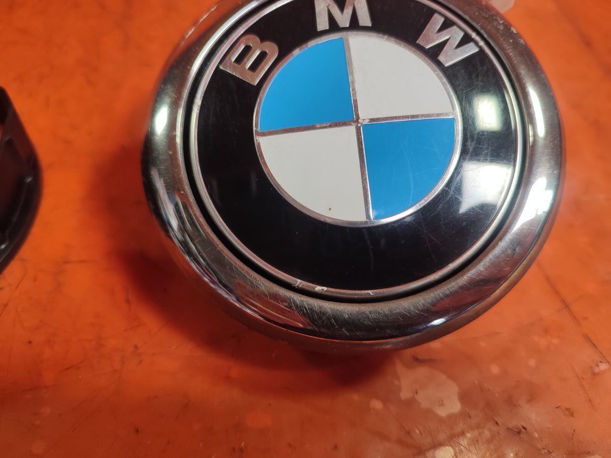 2012 BMW 1 Series F20 Tailgate Emblem Button Rear 7248535 Warranty A270 - Image 2