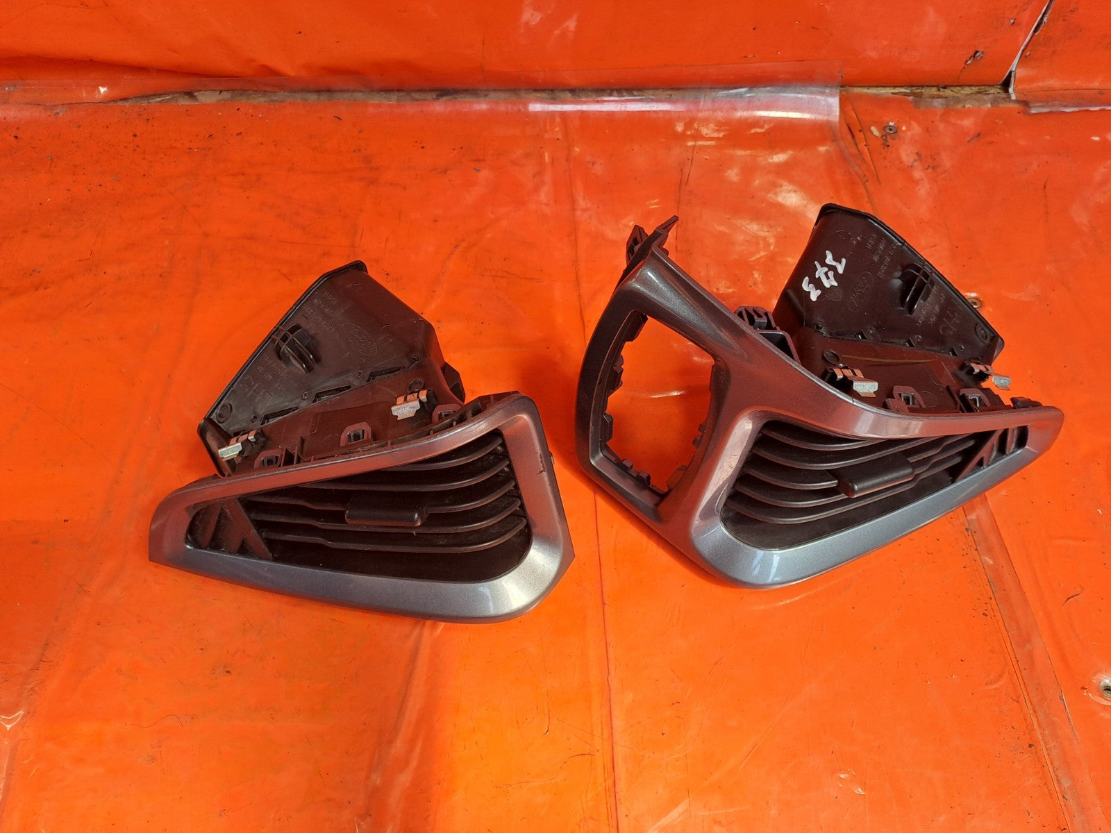 ✅2016 Ford Transit Custom Dash Air Vent Pair Left & Right BK21-V018B08 A373 - Image 4