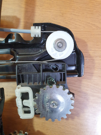 ✅BMW I4 G26 E-DRIVE 40M SPORT 2023 FRONT LEFT WINDOW REGULATOR 9854491 9854229 - Image 4