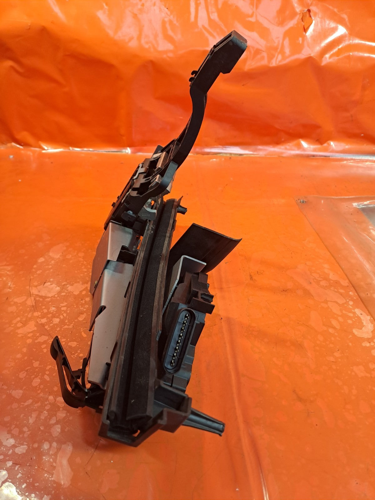 ebay-src:https://i.ebayimg.com/00/s/mtywmfgxmjaw/z/eogaaeswawlpjxsq/$_57.jpg